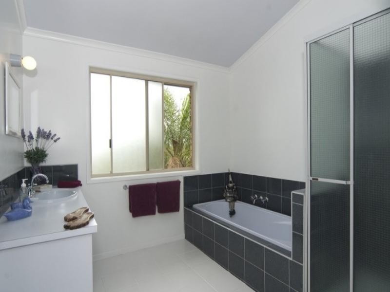 18 Bertrand Road, Sunrise Beach QLD 4567