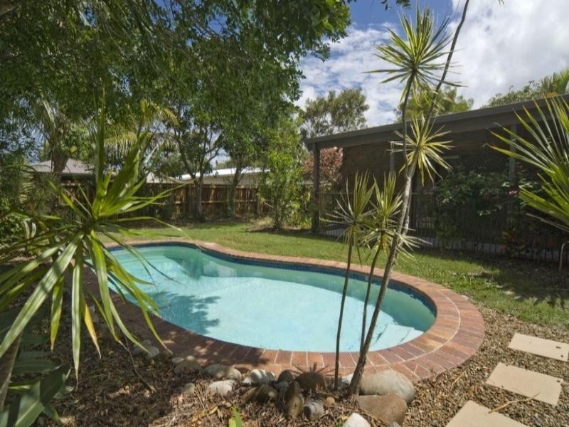 35 Dame Patti Drive, Sunrise Beach QLD 4567