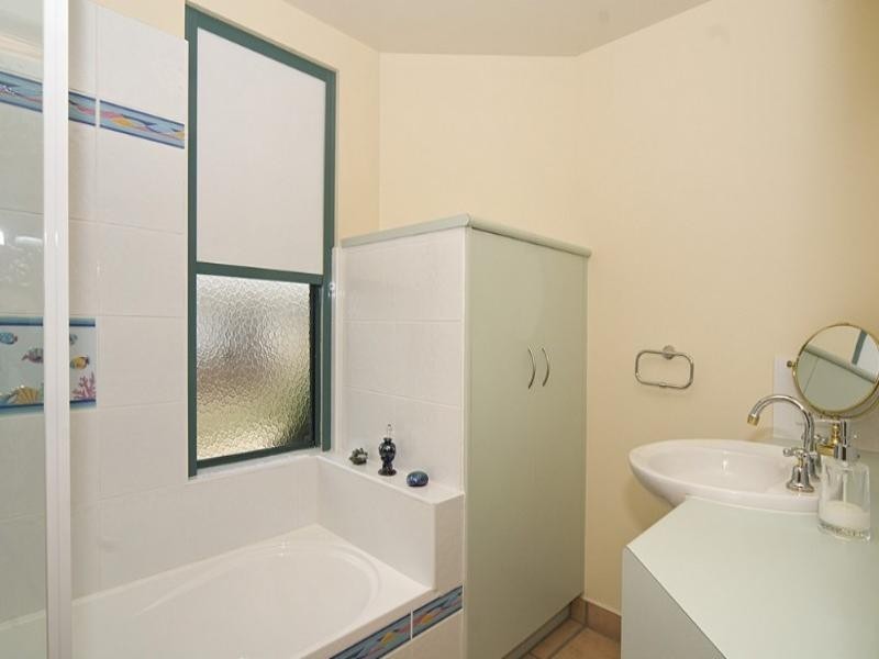 2/33 Tingira Crescent, Sunrise Beach QLD 4567