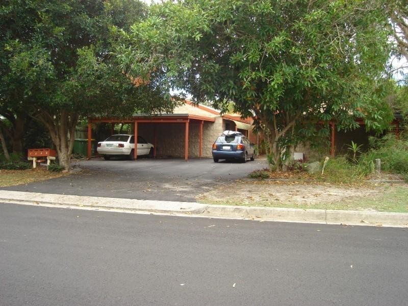 2/10 Margit Crescent, Sunrise Beach QLD 4567