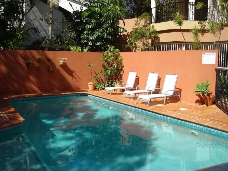 2/2 Park Crescent, Sunshine Beach QLD 4567