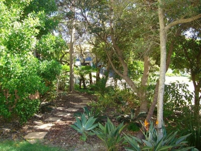 2/2 Park Crescent, Sunshine Beach QLD 4567