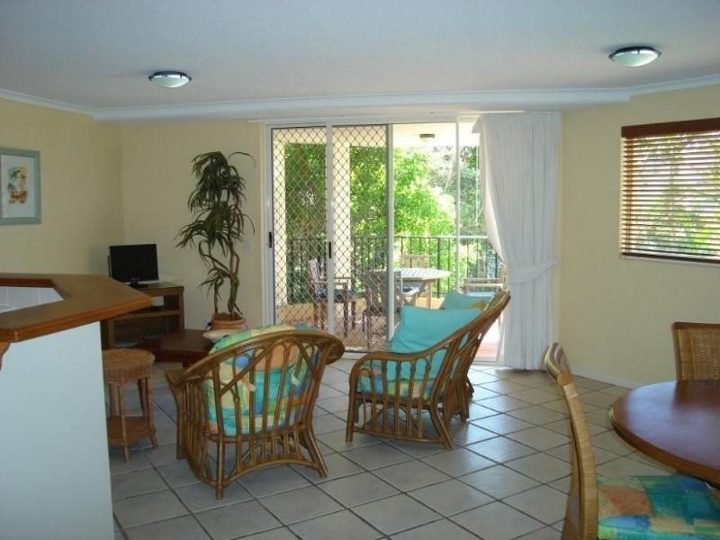 2/2 Park Crescent, Sunshine Beach QLD 4567