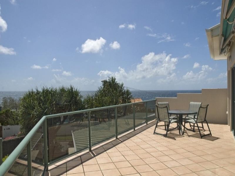2/33 Tingira Crescent, Sunrise Beach QLD 4567