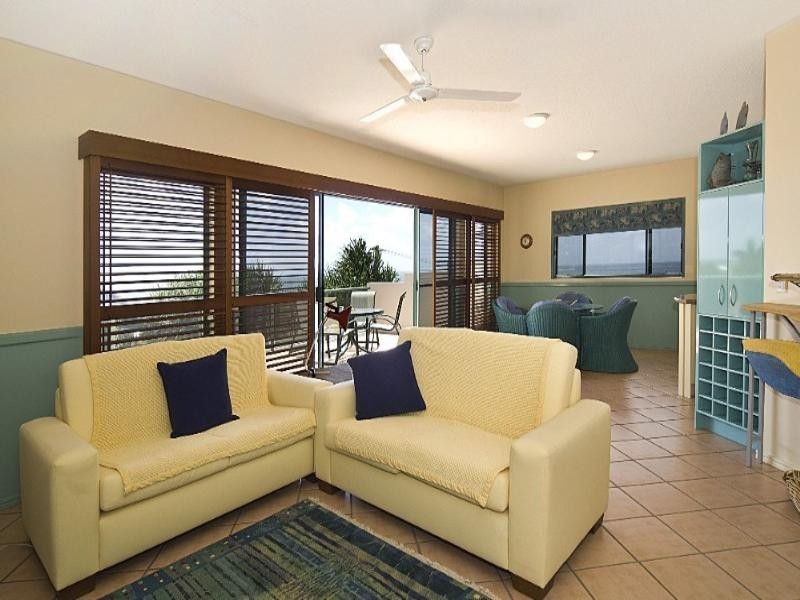 2/33 Tingira Crescent, Sunrise Beach QLD 4567