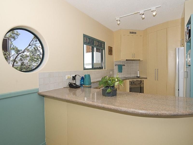 2/33 Tingira Crescent, Sunrise Beach QLD 4567