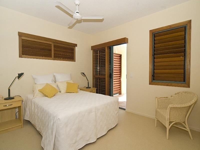2/33 Tingira Crescent, Sunrise Beach QLD 4567
