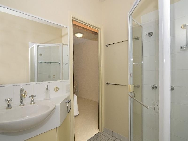 2/33 Tingira Crescent, Sunrise Beach QLD 4567