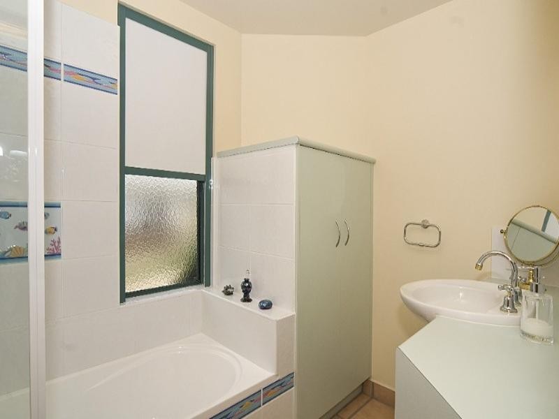 2/33 Tingira Crescent, Sunrise Beach QLD 4567