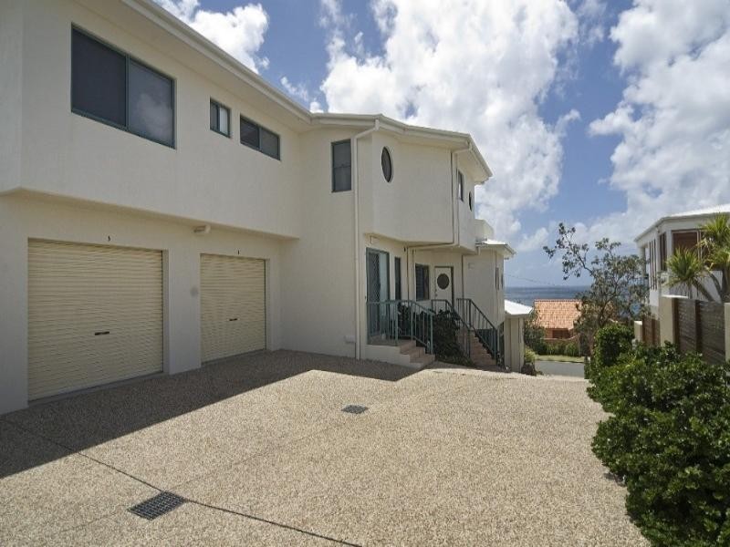 2/33 Tingira Crescent, Sunrise Beach QLD 4567