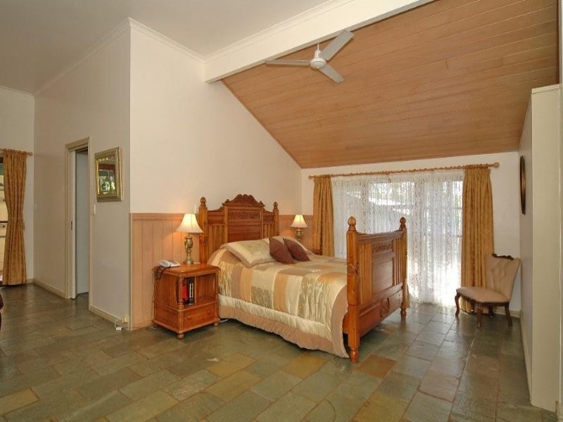 16 Hayward Road, Lake Macdonald QLD 4563