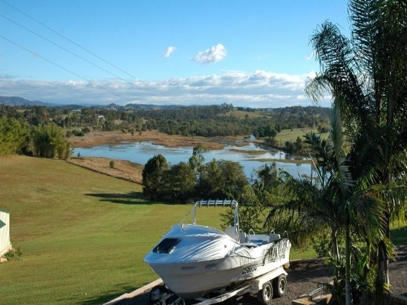 16 Hayward Road, Lake Macdonald QLD 4563