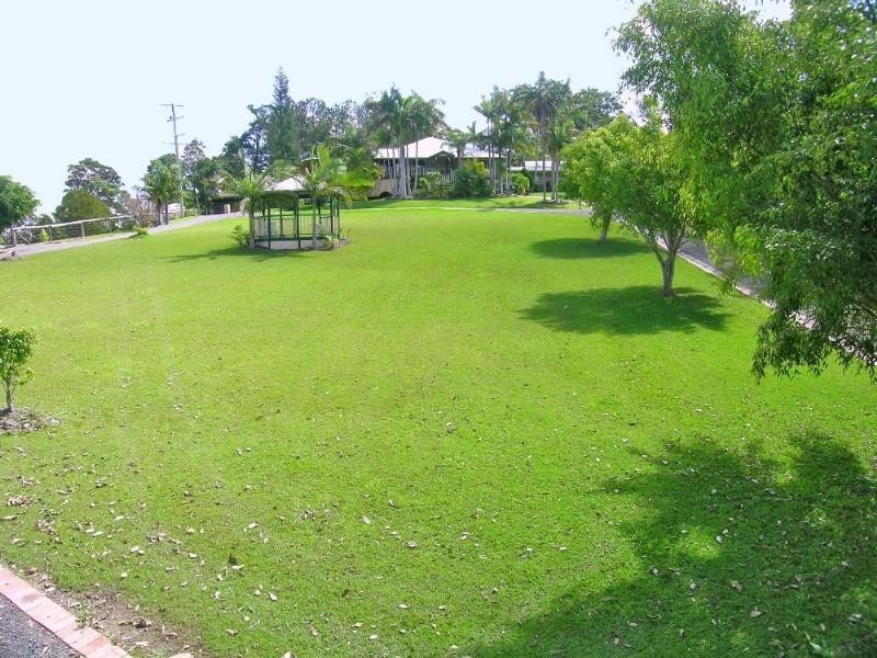 16 Hayward Road, Lake Macdonald QLD 4563