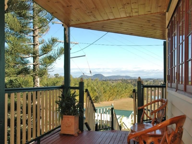 16 Hayward Road, Lake Macdonald QLD 4563