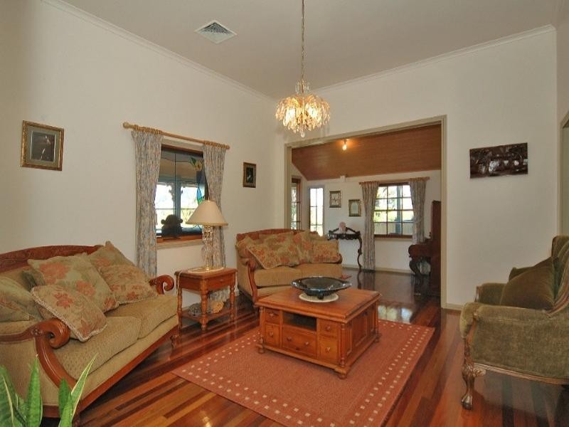 16 Hayward Road, Lake Macdonald QLD 4563