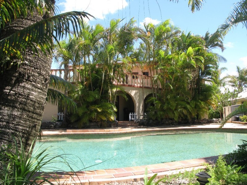 6 Margit Crescent, Sunrise Beach QLD 4567