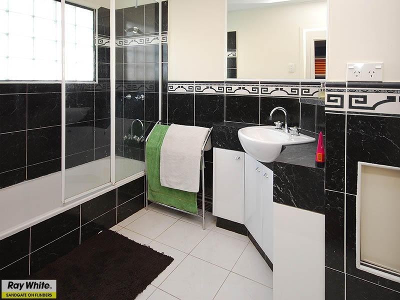 274b Flinders Parade, Sandgate QLD 4017