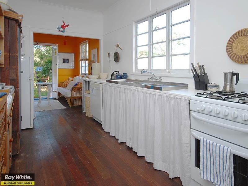 22 Sunday Street, Shorncliffe QLD 4017