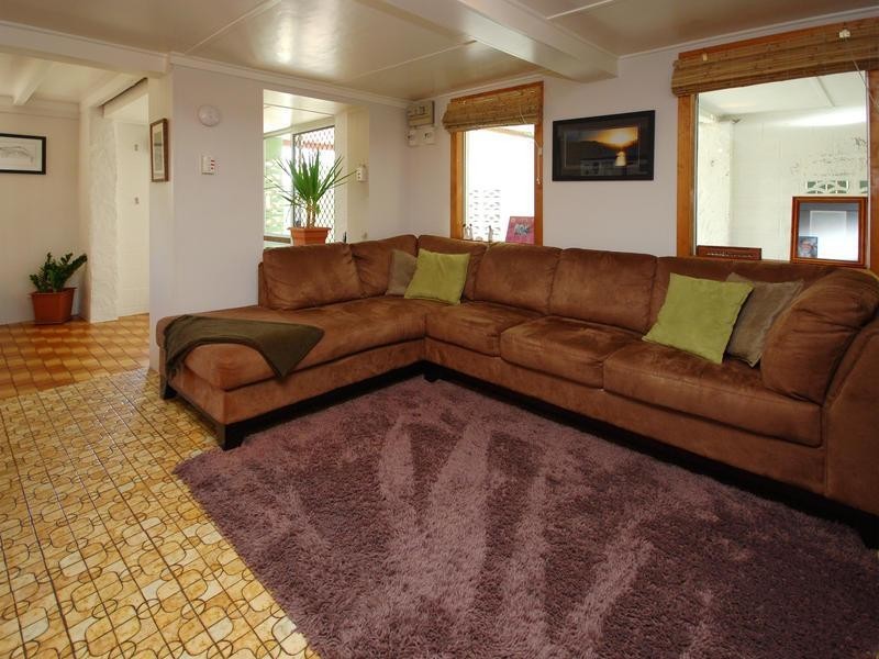 10 Bamford Street, Sandgate QLD 4017