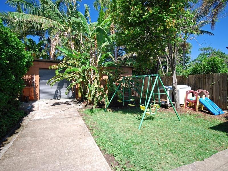 10 Bamford Street, Sandgate QLD 4017