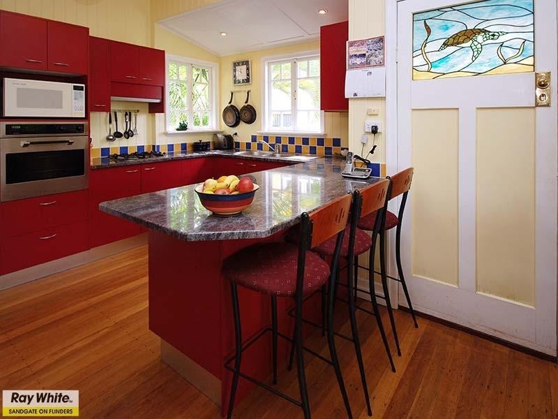 33 Swan Street, Shorncliffe QLD 4017