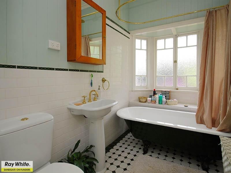 33 Swan Street, Shorncliffe QLD 4017