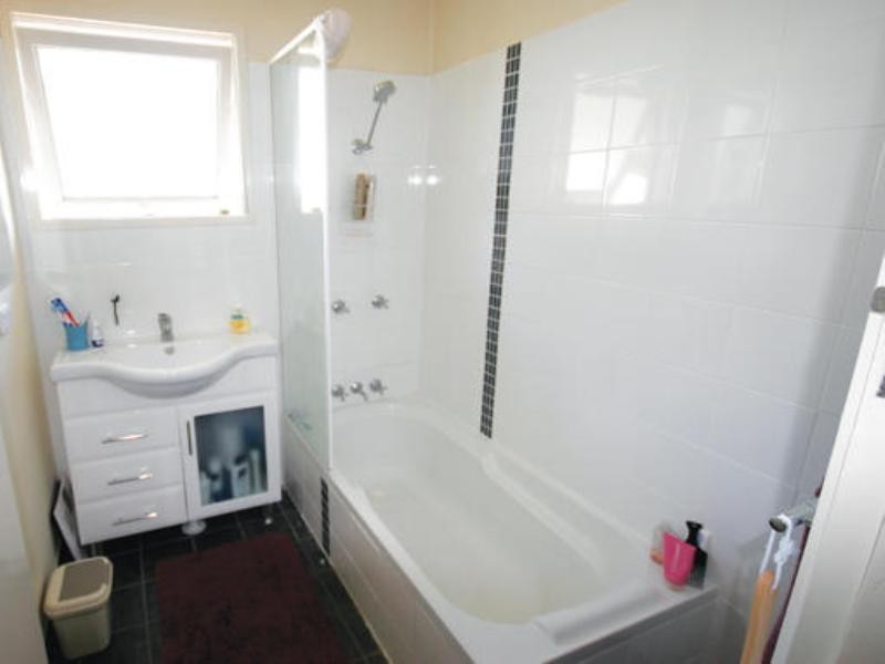 18 Agnew Street, Sandgate QLD 4017