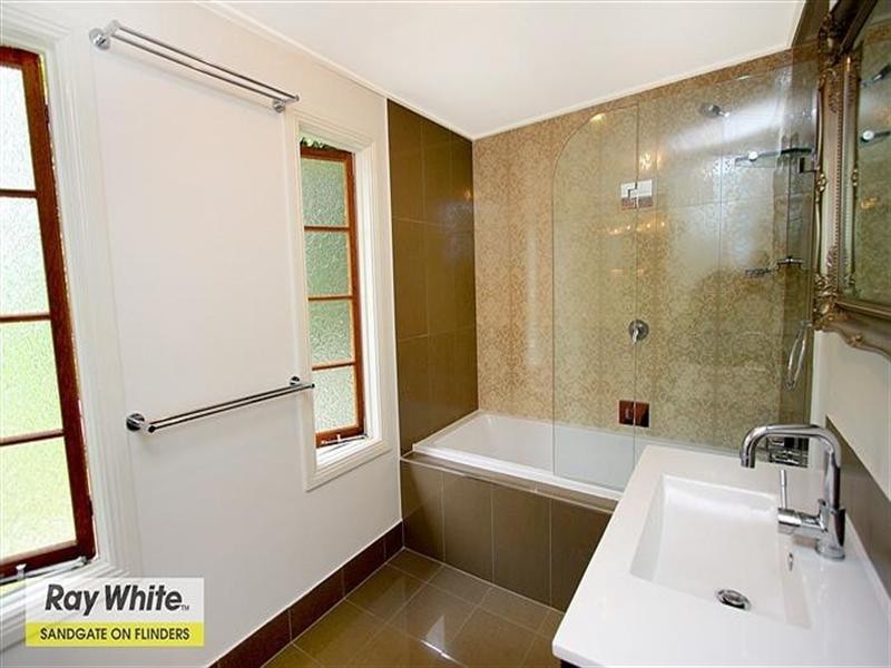 112 Friday Street, Shorncliffe QLD 4017