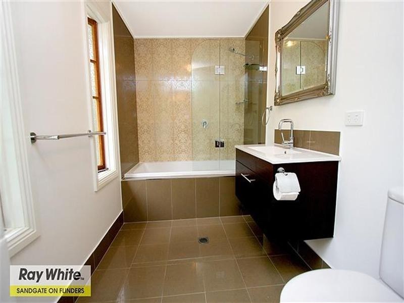 112 Friday Street, Shorncliffe QLD 4017