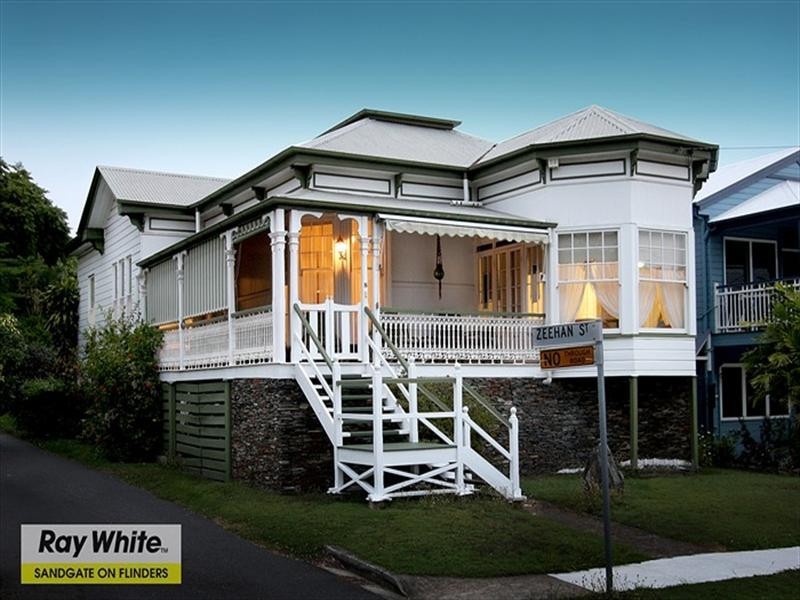 8 Signal Row, Shorncliffe QLD 4017