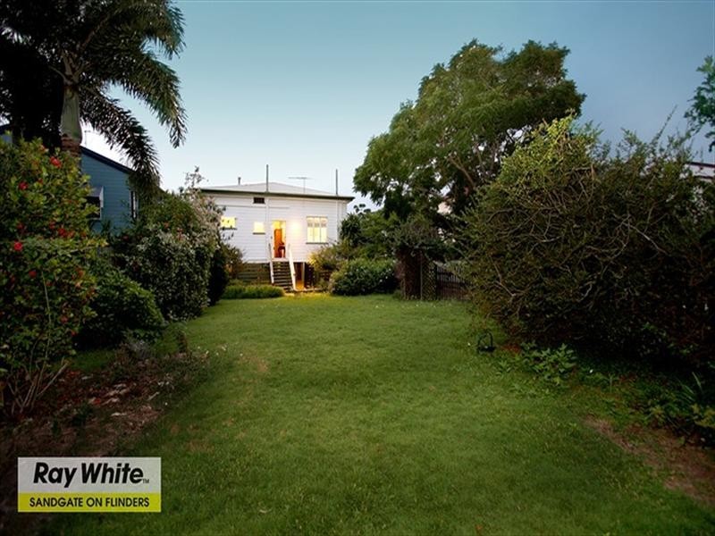 8 Signal Row, Shorncliffe QLD 4017