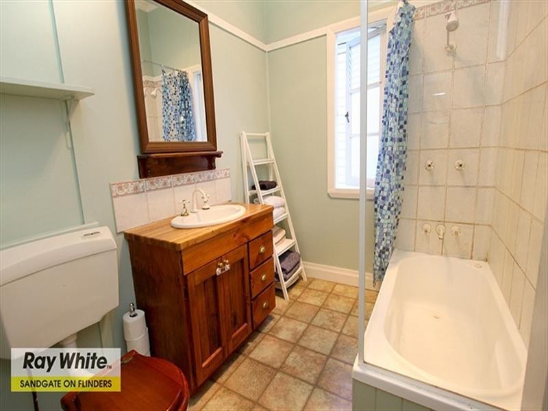 187 Rainbow Street, Sandgate QLD 4017