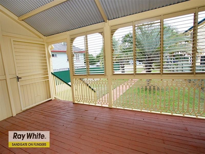 32 Wharf Street, Shorncliffe QLD 4017