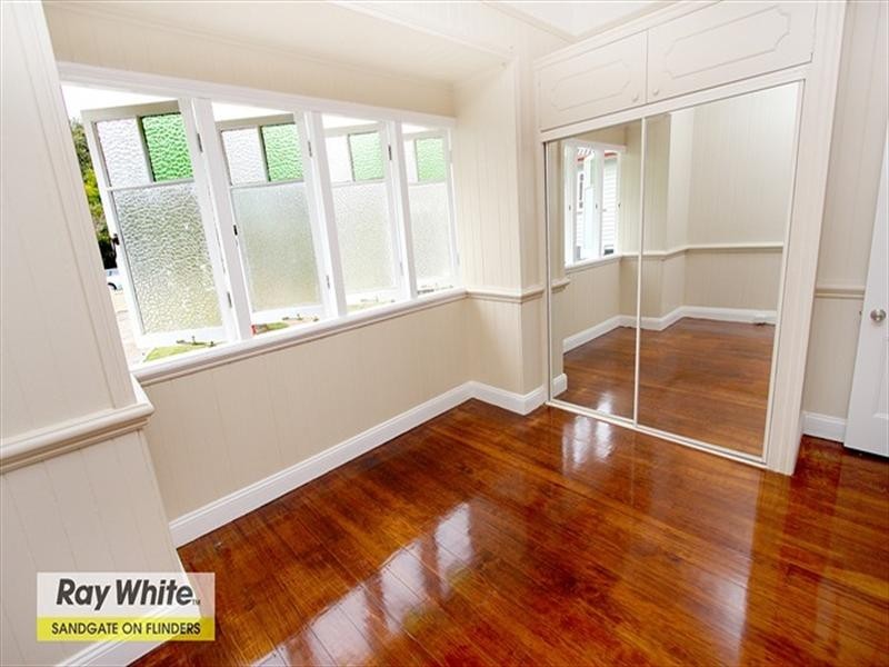 32 Wharf Street, Shorncliffe QLD 4017