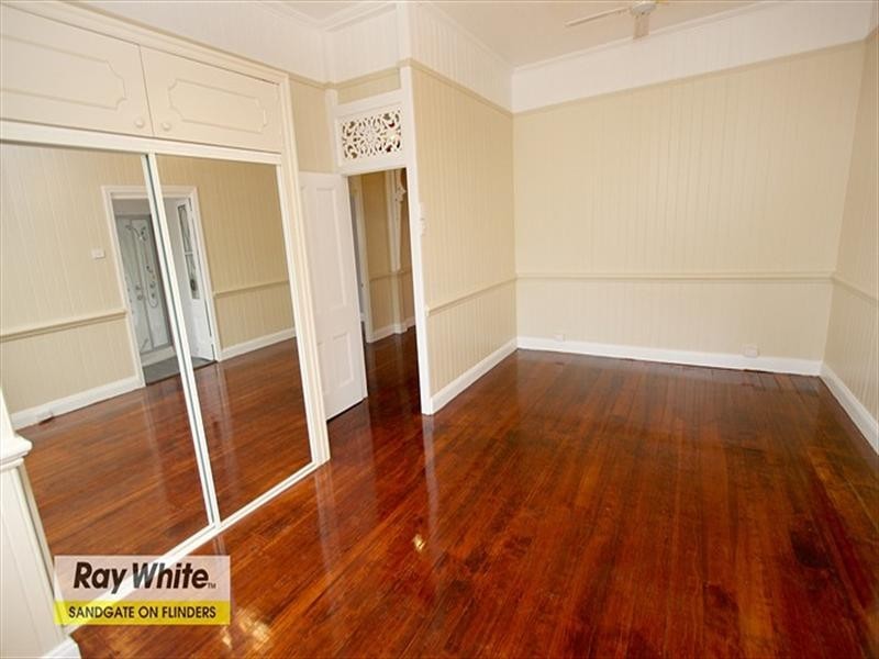 32 Wharf Street, Shorncliffe QLD 4017