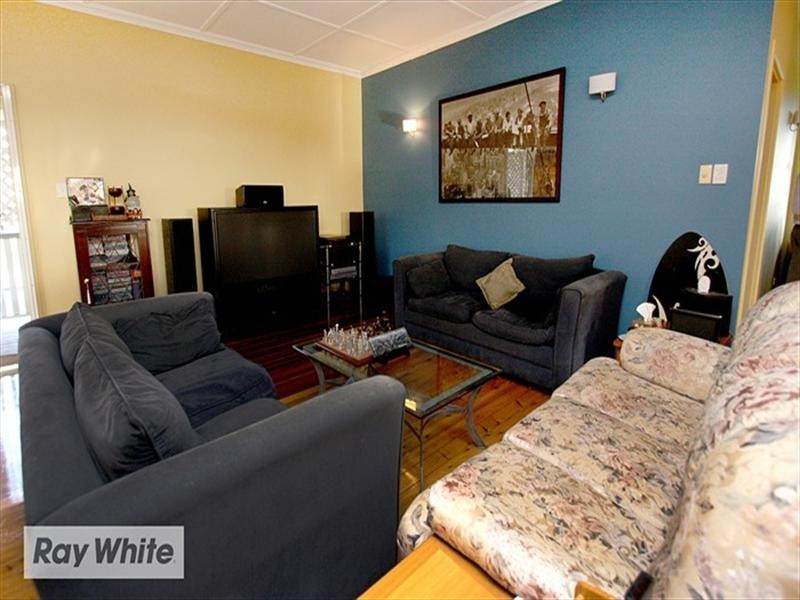 67 Nash Street, Sandgate QLD 4017