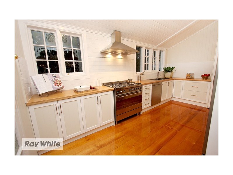 46 Cotton Street, Shorncliffe QLD 4017