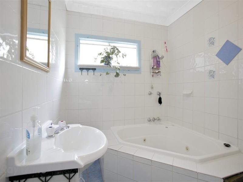 19 Arundal Street, Brighton QLD 4017