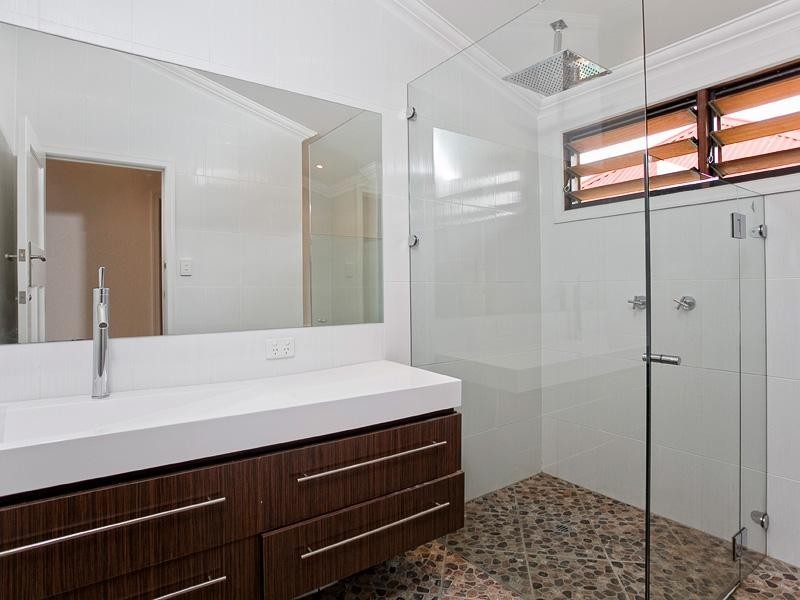 91 Clayton Street, Sandgate QLD 4017