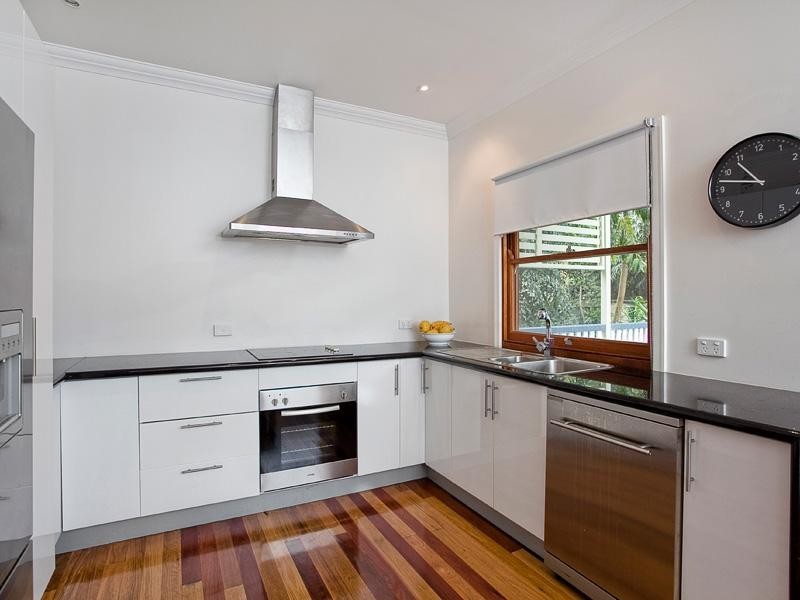 91 Clayton Street, Sandgate QLD 4017