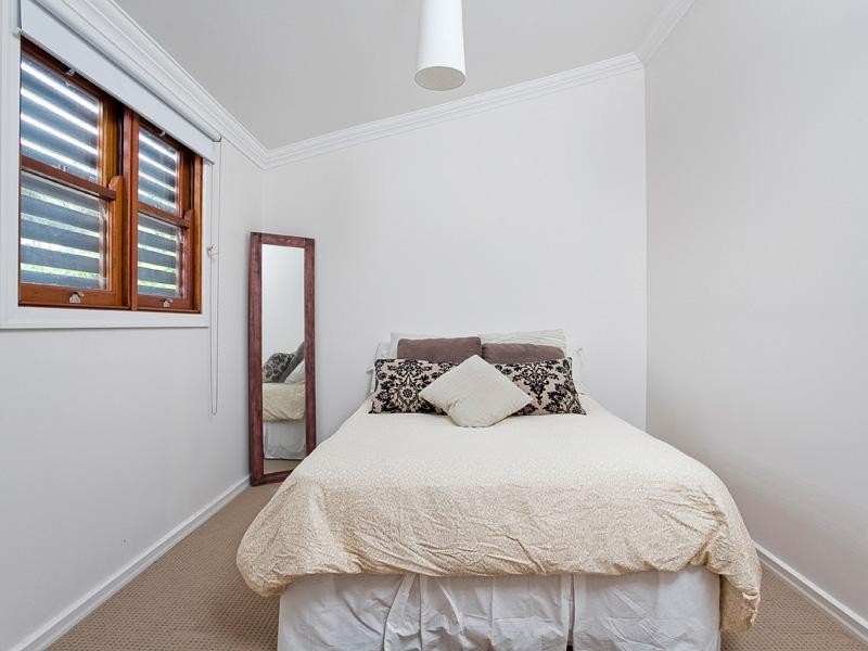 91 Clayton Street, Sandgate QLD 4017