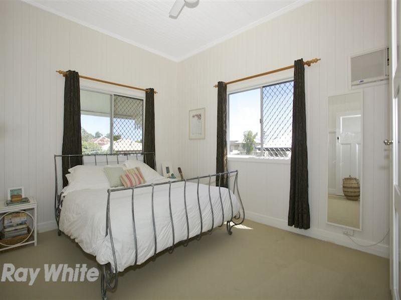 8 Lendon Street, Deagon QLD 4017