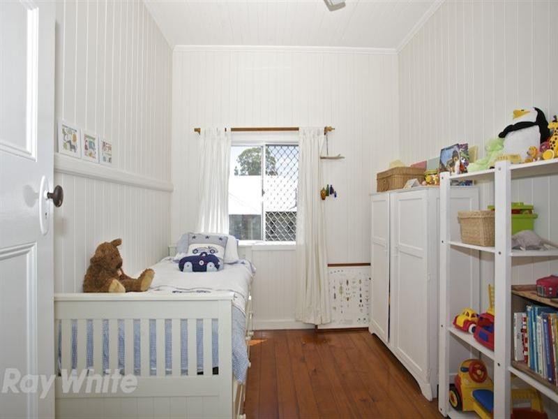 8 Lendon Street, Deagon QLD 4017