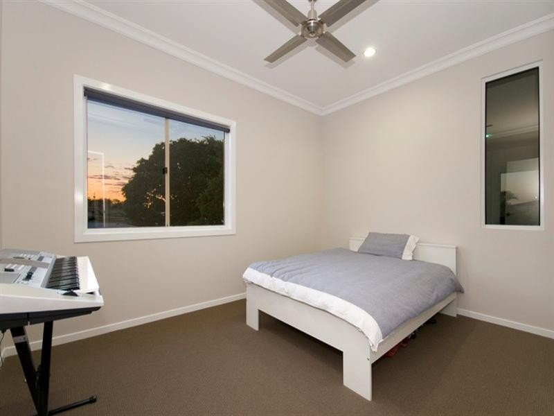 21 Twenty Second Avenue, Brighton QLD 4017