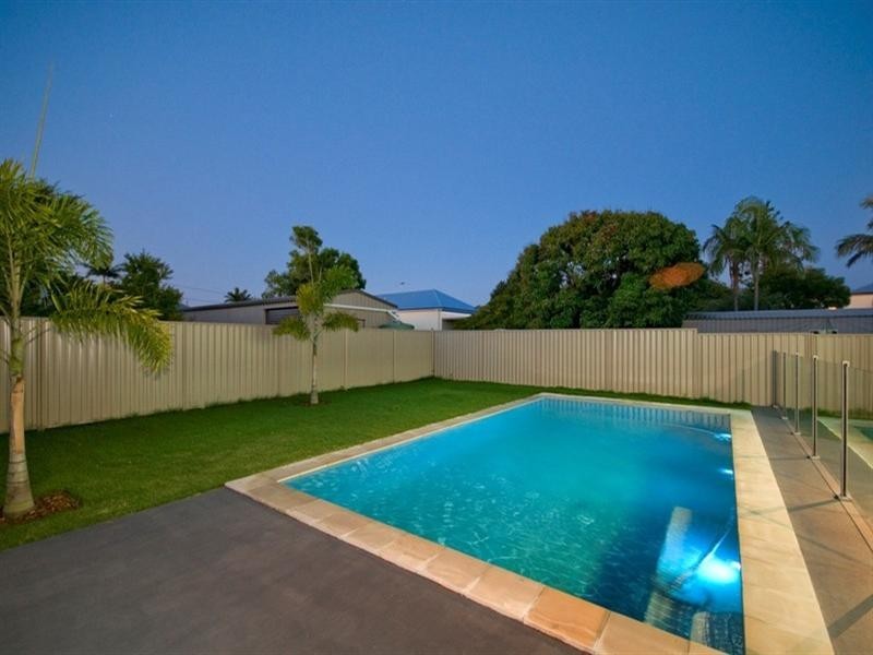 21 Twenty Second Avenue, Brighton QLD 4017