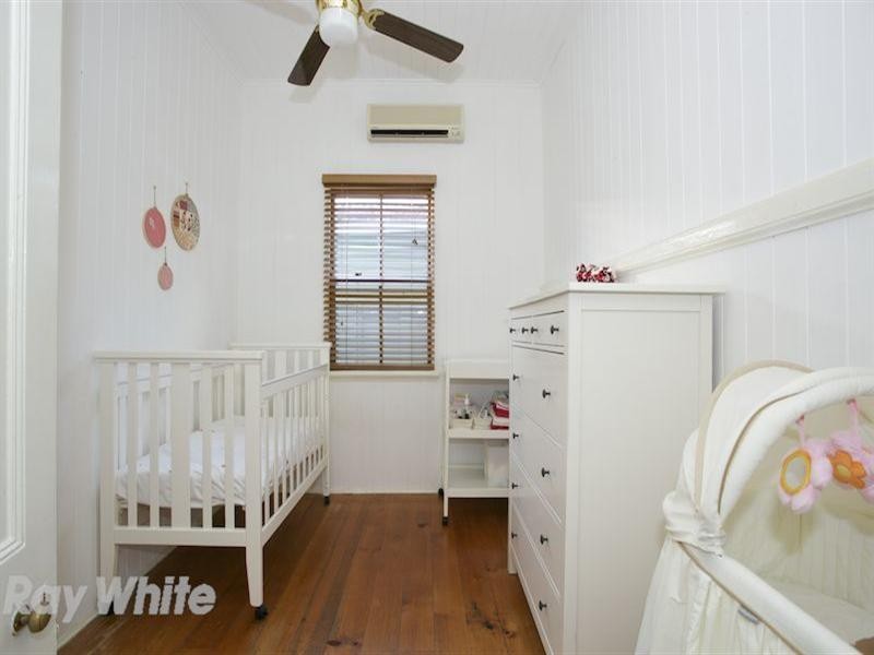 119 Yundah Street, Shorncliffe QLD 4017