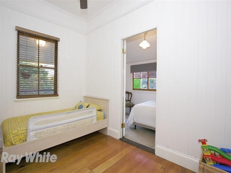 119 Yundah Street, Shorncliffe QLD 4017