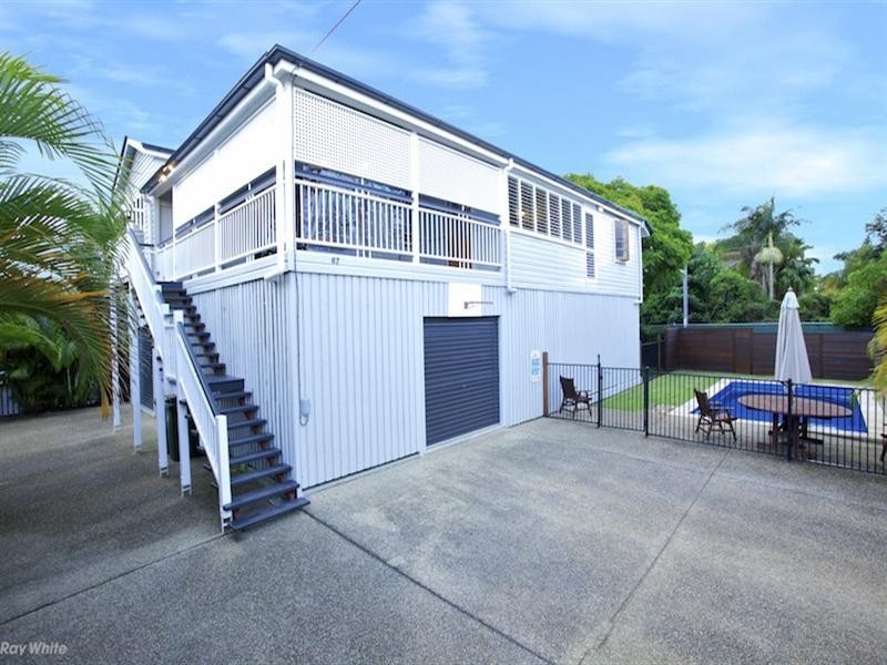 67 Palm Avenue, Shorncliffe QLD 4017