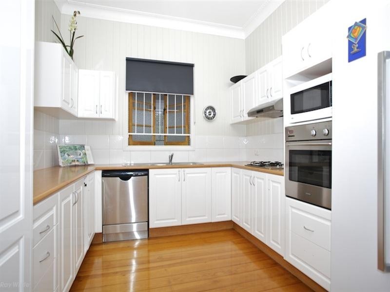 67 Palm Avenue, Shorncliffe QLD 4017