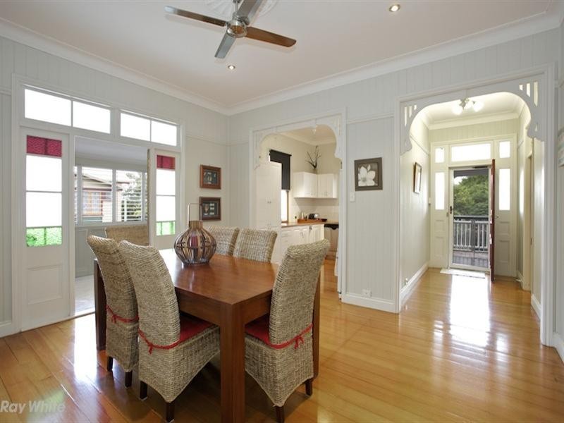 67 Palm Avenue, Shorncliffe QLD 4017